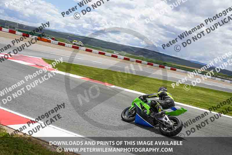 cadwell no limits trackday;cadwell park;cadwell park photographs;cadwell trackday photographs;enduro digital images;event digital images;eventdigitalimages;navarra;no limits trackdays;peter wileman photography;racing digital images;trackday digital images;trackday photos